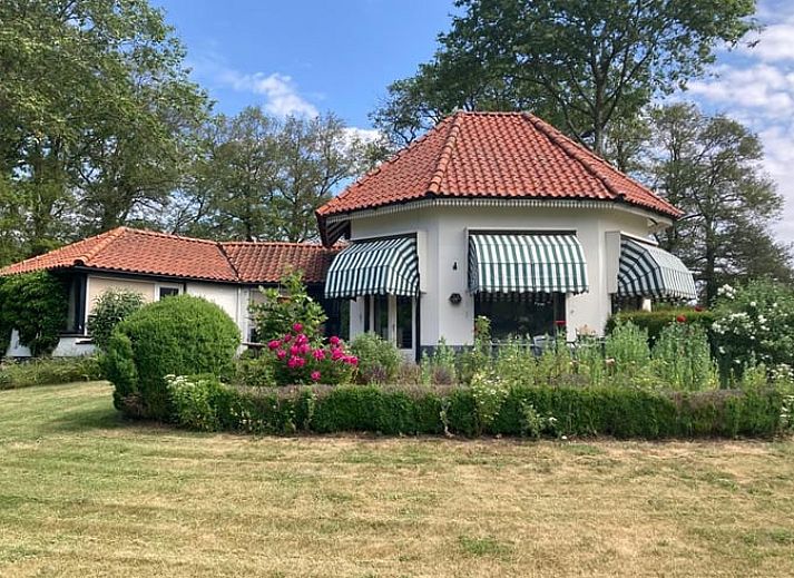 Vacation cottage in Winterswijk Woold, a charming cottage in the green surroundings of the Achterhoek, Gelderland, with beautiful garden.