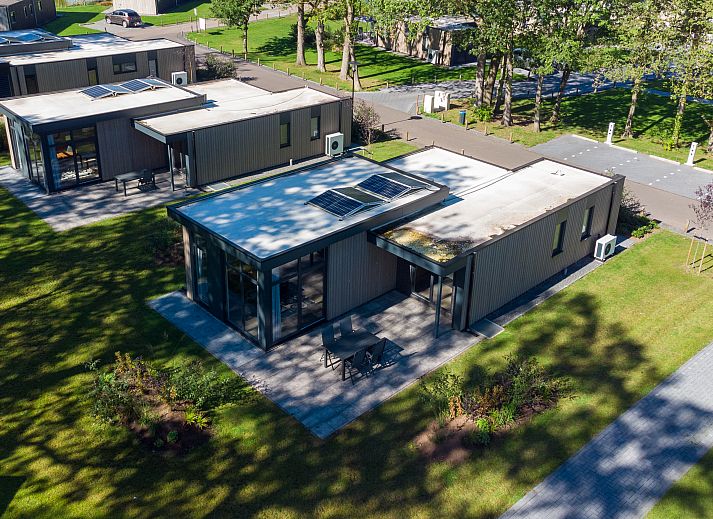 Vacation home Aurelia with sauna and sunshower in Kring van Dorth, Achterhoek, Gelderland, with spacious terrace and green surroundings.