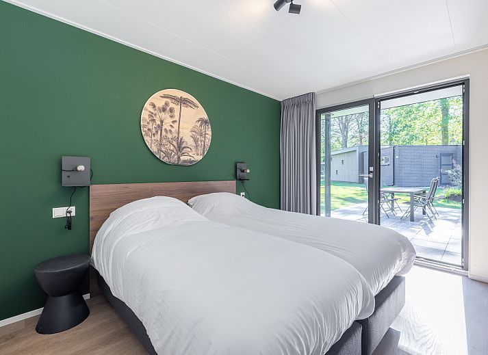 Vacation home Aurelia with sauna and sunshower in Kring van Dorth, Achterhoek, Gelderland, surrounded by green nature and water features.