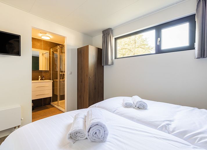 Aurelia vacation home in Kring van Dorth, Achterhoek, Gelderland, surrounded by nature and equipped with sauna and sunshower.