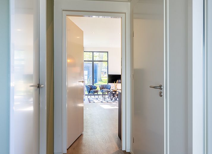 Vacation home Aurelia with sauna and sunshower in Kring van Dorth, Achterhoek, Gelderland, surrounded by green nature and modern architecture.