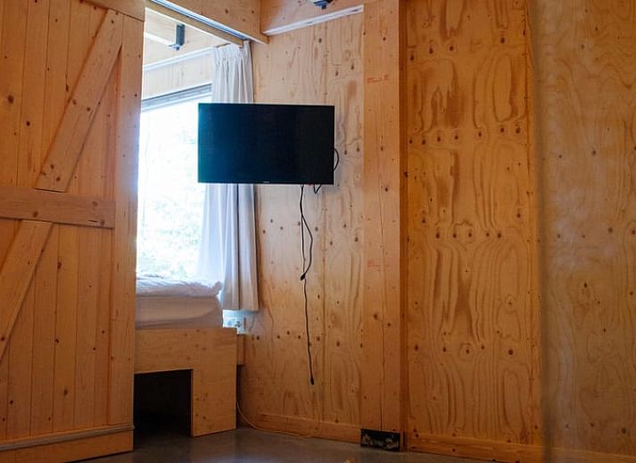 Plattenspieler fuer den Musikgenuss in der Huette in Joppe, Achterhoek.