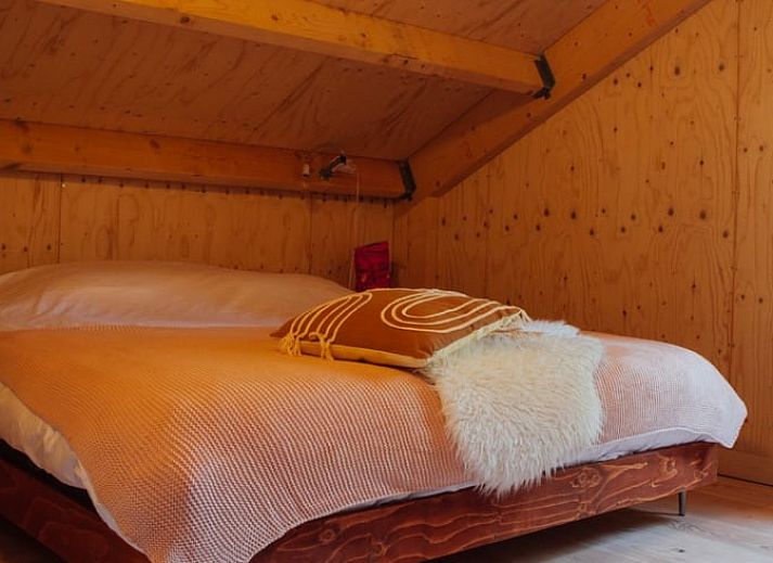 Plattenspieler fuer den Musikgenuss in der Huette in Joppe, Achterhoek.