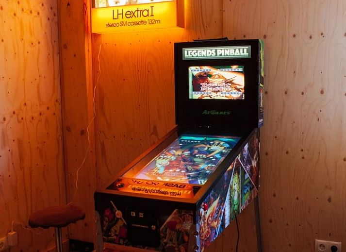 Notizbuch mit Blumen in der Huette in Joppe, Achterhoek.