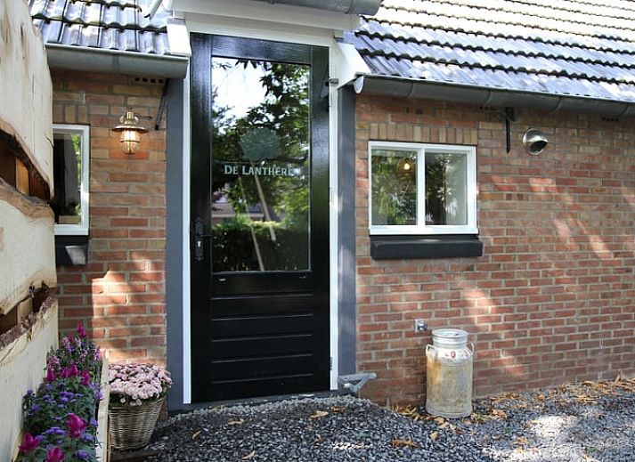 Geniet van de rustieke buitenruimte van Vakantiehuis in Zieuwent, gelegen in de groene Achterhoek, Gelderland, met uitzicht op weelderige natuur.