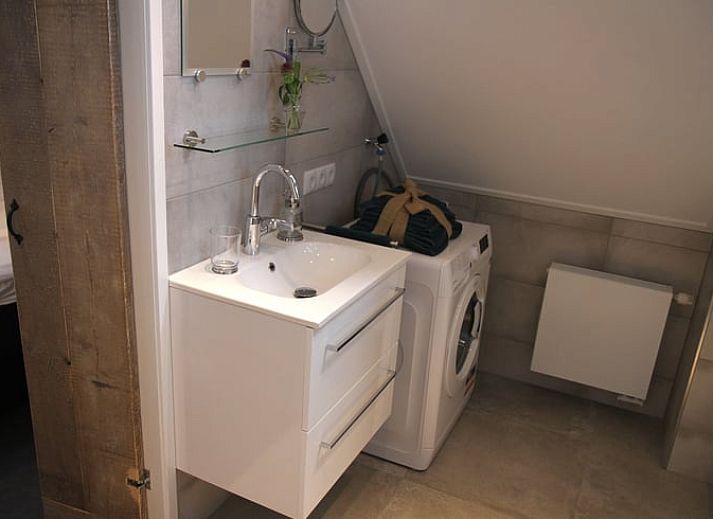 Geniet van de rustieke buitenruimte van Vakantiehuis in Zieuwent, gelegen in de groene Achterhoek, Gelderland, met uitzicht op weelderige natuur.