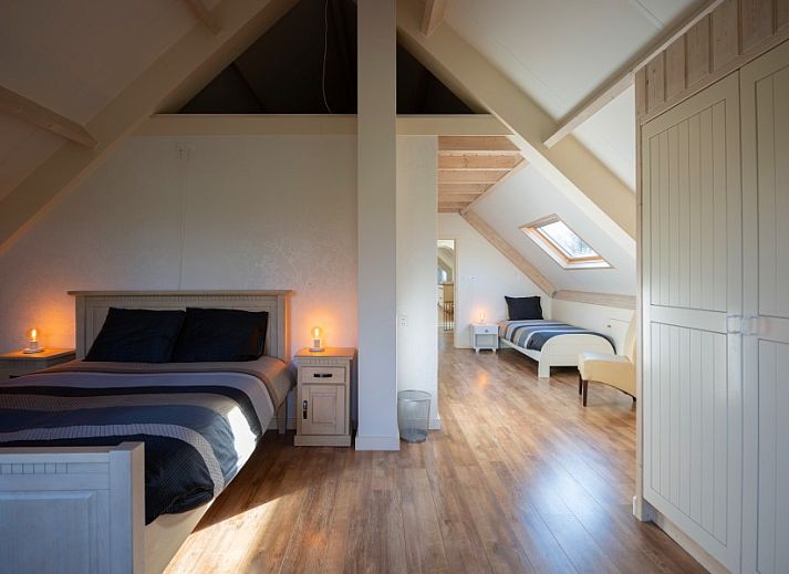 Speeltuin met trampoline bij Groepsaccommodatie Dickenes, vakantiehuis in Bennekom, Veluwe.