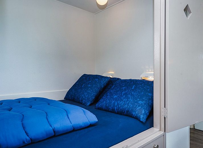 Gemuetliche Strasse der Ferienhaeuser Bungalow Comfort Deluxe in Elburg, umgeben von viel Gruen.