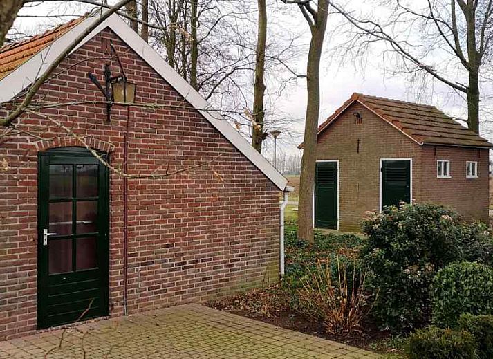 Prachtige zonsondergang boven rivier in de buurt van DG473 Netterden.
