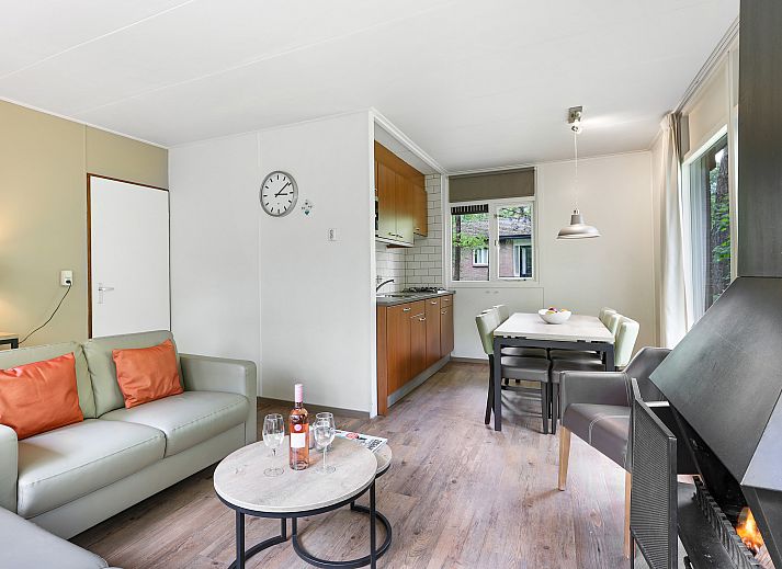 Heideheuvel 6-Personen-Bungalow in Beekbergen, Veluwe, umgeben von viel Gruen und Ruhe.