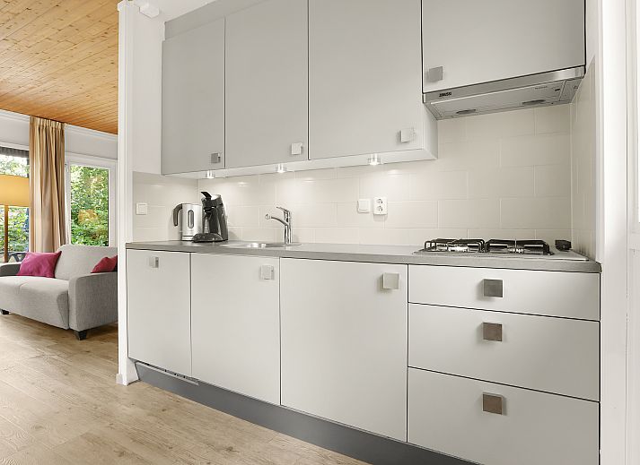 Erholsames Schlafzimmer im Heideheuvel 2-Bett-Bungalow, Beekbergen, Veluwe. Bequeme Betten fuer eine gute Nachtruhe.