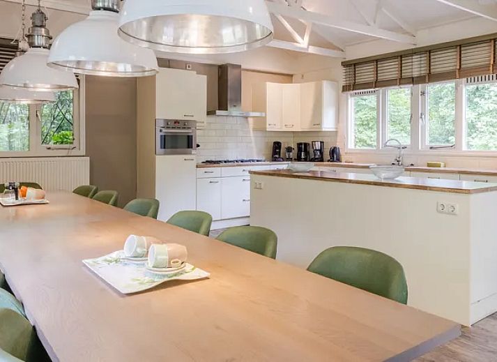 Guest house 320132 - Bungalow Veluwe - Heideheuvel | 18-persoons reuniebungalow | 18C