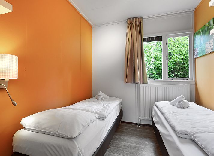 Heideheuvel 6-Personen-Bungalow Beekbergen Veluwe umgeben von gruener Natur