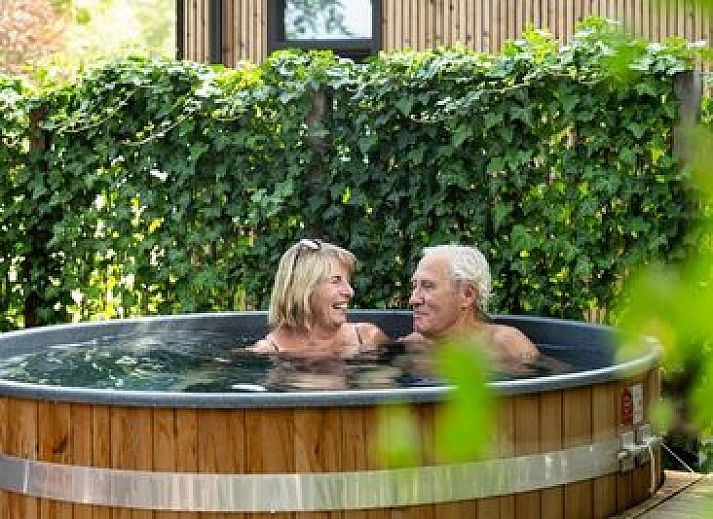 Verblijf 3206102 • Vakantiewoning Veluwe • Boslodge Silva met wellness 