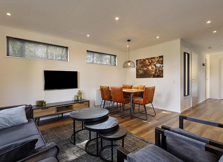 Natuurlijke omgeving van Module Wood 5 personen vakantieverblijf in Ede Veluwe met uitzicht op bos en veld.