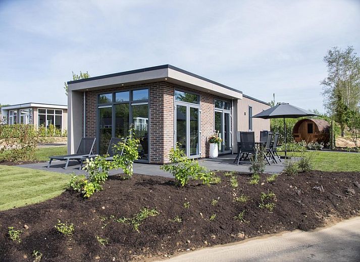 Module Special 6 personen in Ede Veluwe met modern terras en groene omgeving.