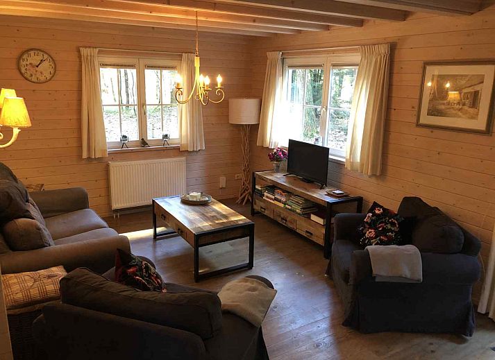 Aussenansicht des Ferienhauses DG1298 in Emst, Veluwe, umgeben von Natur.