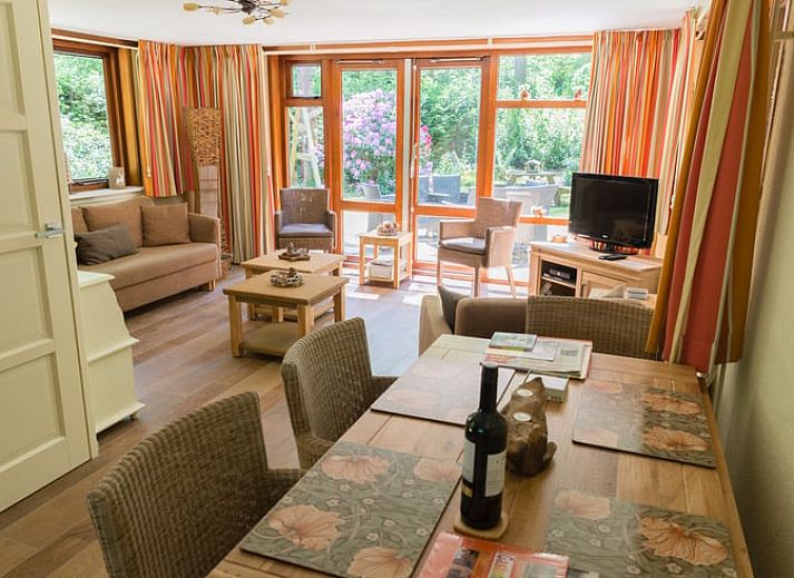 Vacation cottage in Emst with spacious terrace, perfect for outdoor activities in the Veluwe.