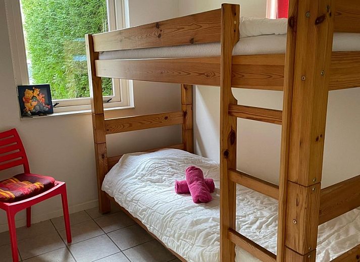 Binnenruimte van Aledo Veluwe aan Zee Strand Horst, Ermelo, Gelderland. Gezellige zithoek met uitzicht op de omgeving.