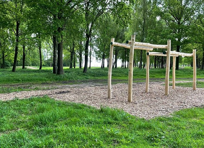 Detail van de keuken in Aledo Veluwe aan Zee Strand Horst, Ermelo, Gelderland. Strakke en functionele opstelling.