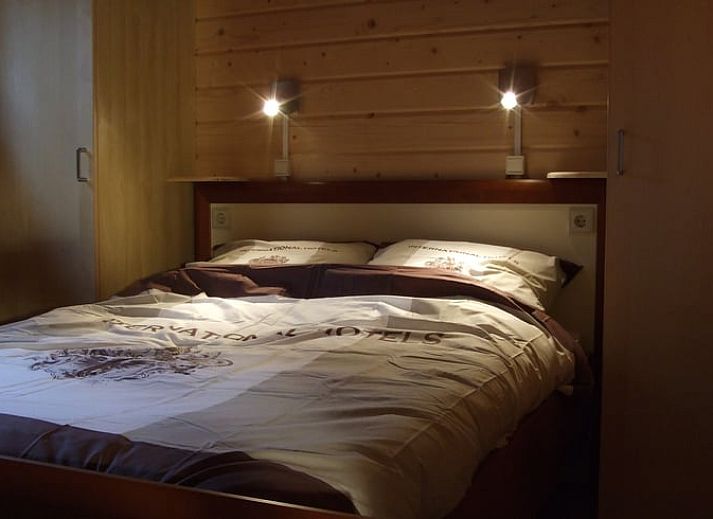 Luxurioeser Whirlpool im Ferienhaus in Ermelo, Veluwe, fuer ultimative Entspannung.