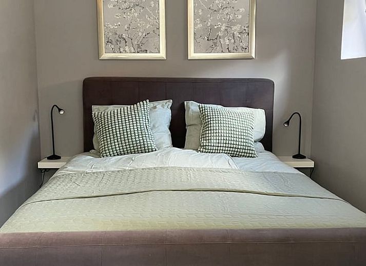 Geniet van het terras bij Vakantiehuisje in Ermelo, Veluwe, Gelderland. Ontspan in de buitenlucht bij deze gezellige vakantiewoning.