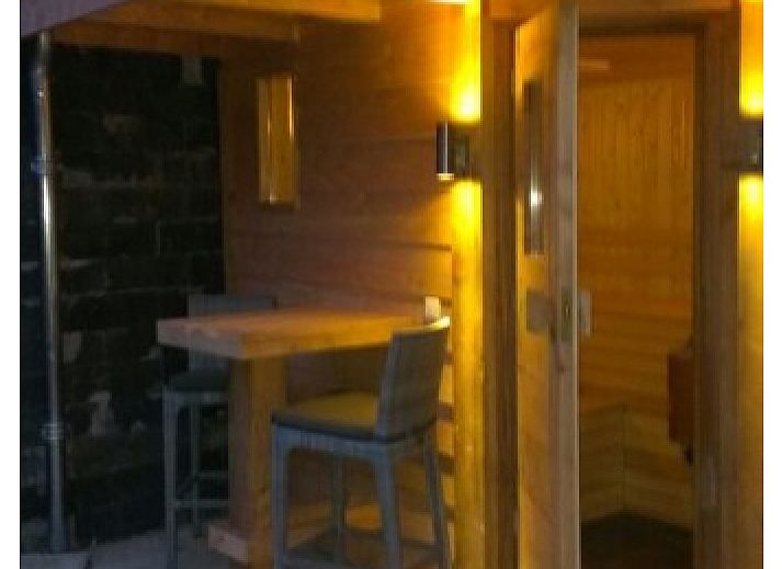 Entspannen Sie sich im Jacuzzi von De Leuvenhorst/Haspel in Ermelo, Veluwe. Ferienhaus mit Wellnesseinrichtungen.