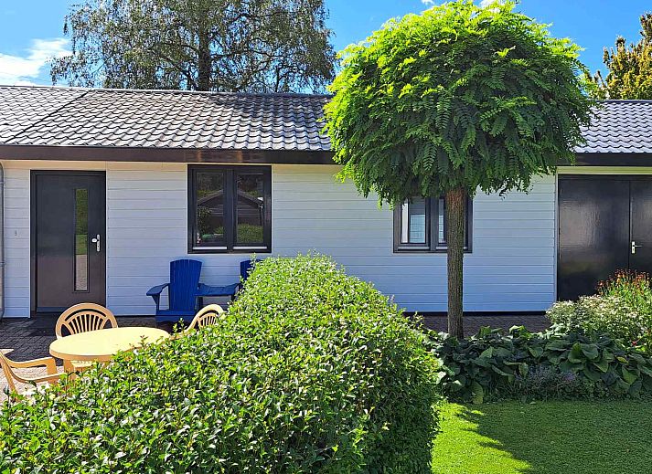 Verblijf 3209134 • Vakantiewoning Veluwe • Mooie twee persoons chalet in een rustige, bosrijke omgeving