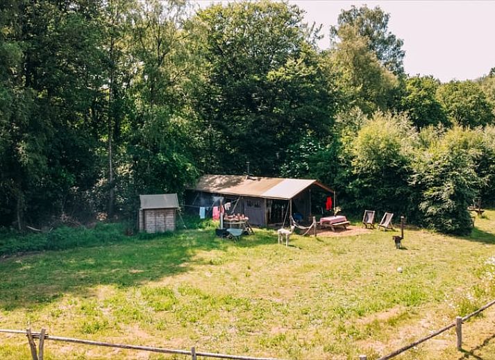 Gezellige veranda bij Huisje in Ermelo, vakantiehuis op de Veluwe, Gelderland.