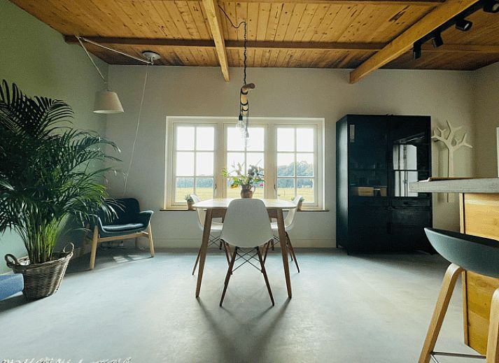 Eingang zum Ferienhaus in Ermelo mit gemuetlicher Einrichtung, Veluwe, Gelderland.