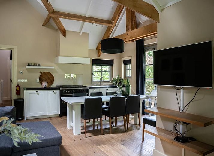 Cozy terrace at Cottage in Ermelo, vacation home in wooded Veluwe, Gelderland.