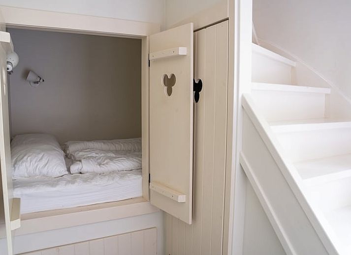 Modern kitchen and dining area in Cottage in Ermelo, vacation home in Veluwe, Gelderland with open layout.