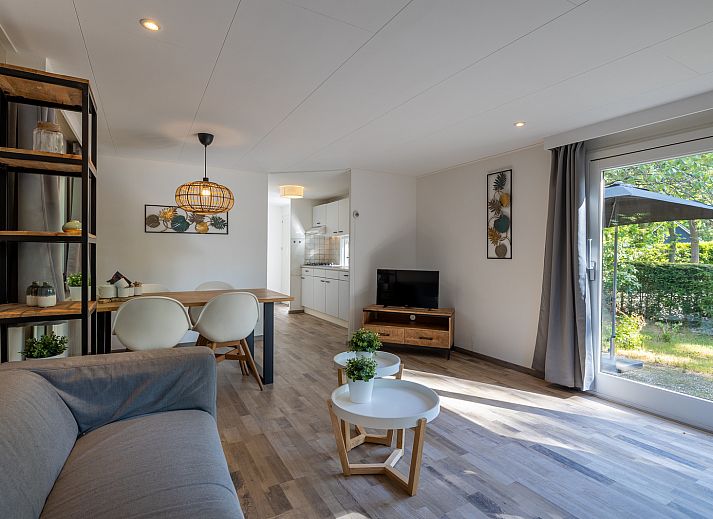 Charmante Glamping Lodge Tiny Lodge in Harderwijk, Veluwe, Gelderland, umgeben von viel Gruen und Ruhe.