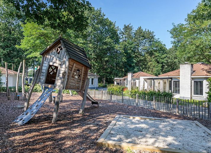 Top view of Cozy Lodge vacation home in Harderwijk, Veluwe, Gelderland with garden.