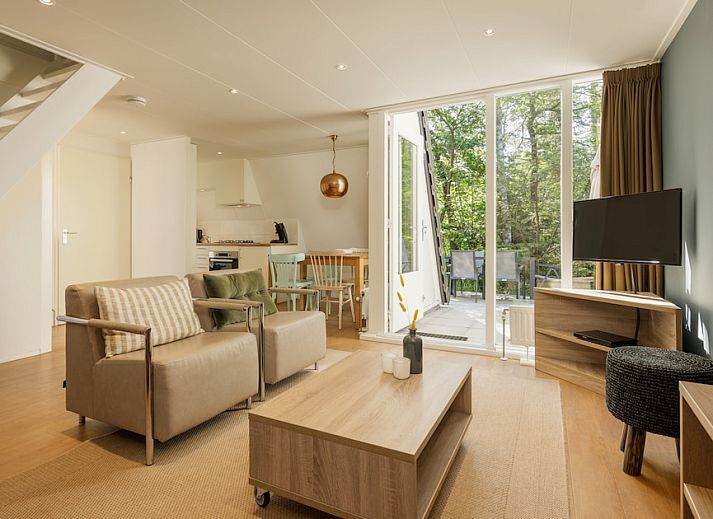 Veluwe Villa 4A in Hoenderloo, ein charmantes Ferienhaus mit Terrasse inmitten der Natur in Veluwe, Gelderland.