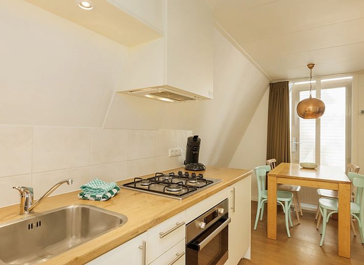 Veluwe Villa 4A in Hoenderloo, ein charmantes Ferienhaus mit Terrasse inmitten der Natur in Veluwe, Gelderland.