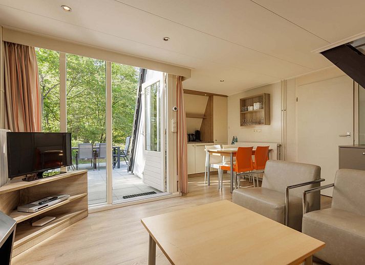 Vrijstaande woning in Hoenderloo, Veluwe: vakantiehuis met terras te midden van groene natuur in Gelderland.