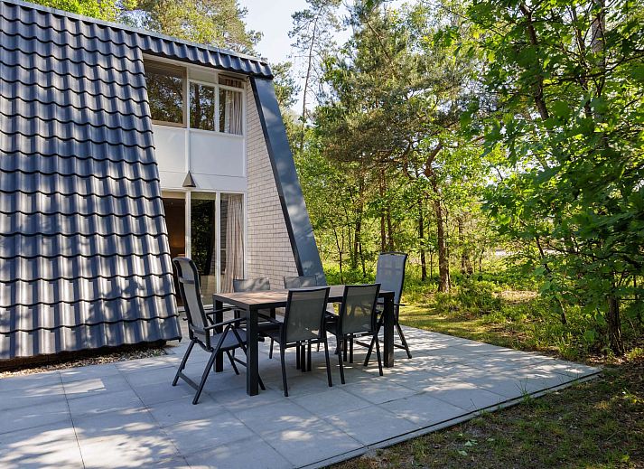 Vrijstaande woning in Hoenderloo op de Veluwe, een charmant vakantiehuis omgeven door natuur in Gelderland.