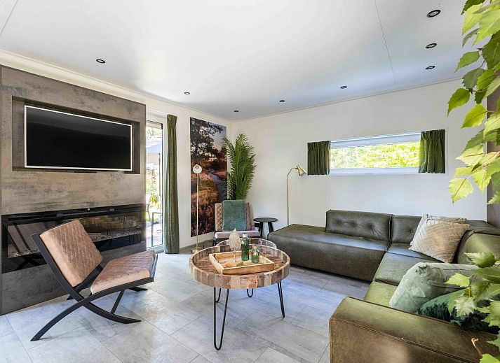 Vakantiehuis Veluwe in Hoenderloo, Gelderland, met moderne architectuur en ruim terras.