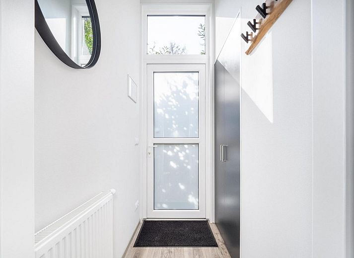 Natural surroundings at Holiday home Deerhoeve comfort in Hoenderloo, Veluwe. Perfect for a relaxing vacation.