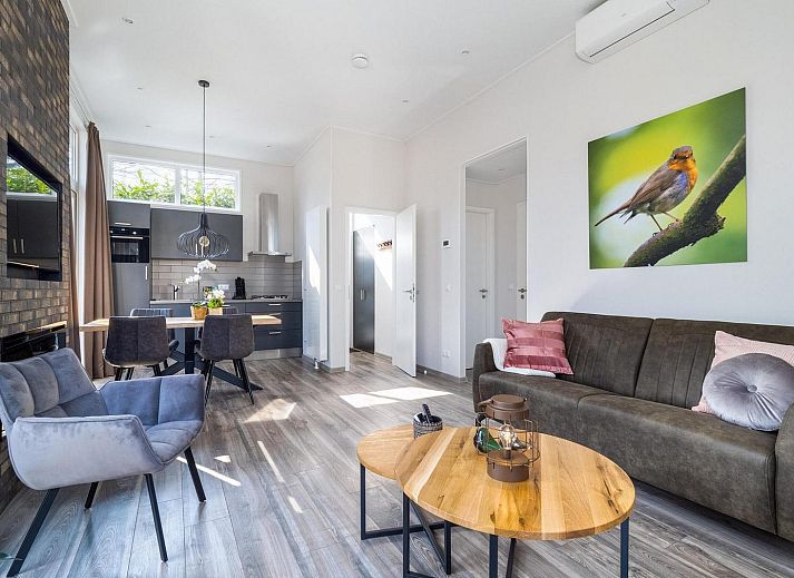 Natural surroundings at Holiday home Deerhoeve comfort in Hoenderloo, Veluwe. Perfect for a relaxing vacation.