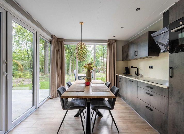 Dachansicht des freistehenden Hauses in Hoenderloo, Veluwe, Gelderland. Perfektes Feriendomizil fr Ruhe und Natur.