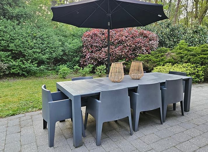 Gezellige tuin bij Huisje in Garderen, vakantieverblijf op de Veluwe, Gelderland.