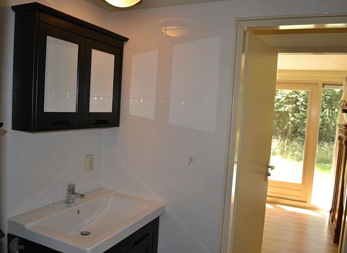 Rustikales Ferienhaus in Elspeet, Veluwe, mit natuerlicher Umgebung und viel Platz im Freien.