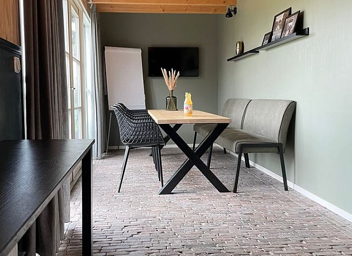 Vacation home in 't Harde with sunny terrace and green garden on the Veluwe, Gelderland.