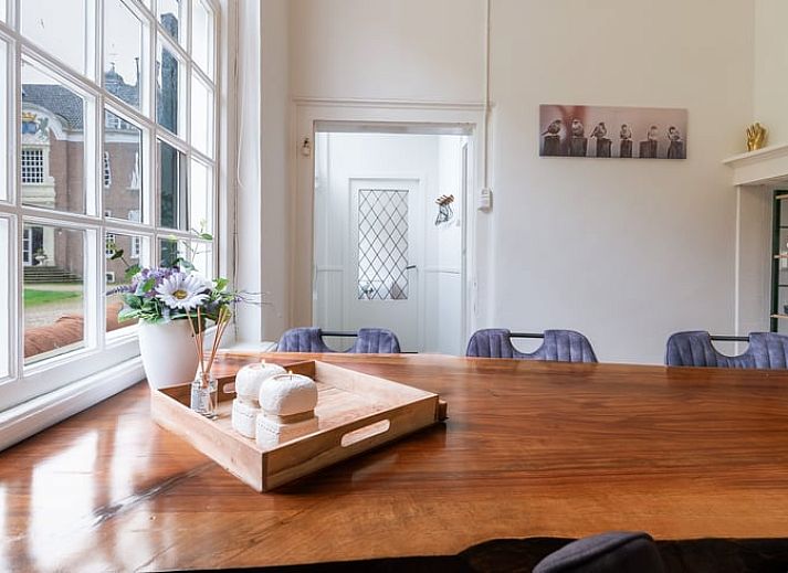 Elegant vacation home in 't Harde, Veluwe, Gelderland, surrounded by autumn scenery and rustic charm, ideal for relaxation and nature experience.