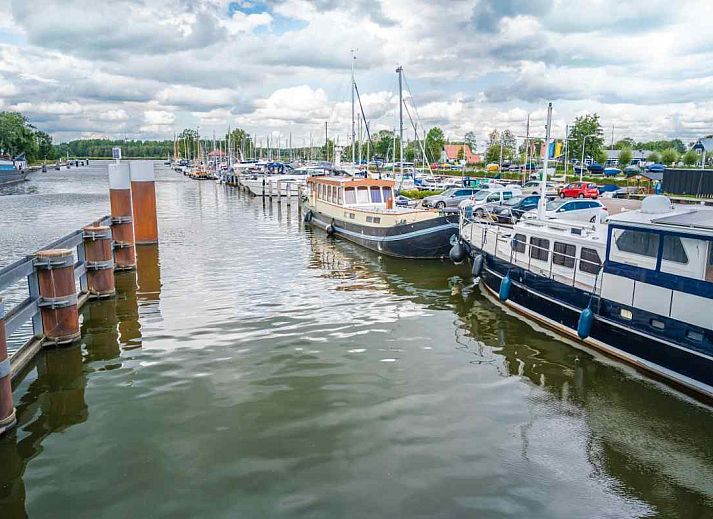 Hiking trail in nature near DG256 vacation home in Putten, Veluwe, Gelderland.