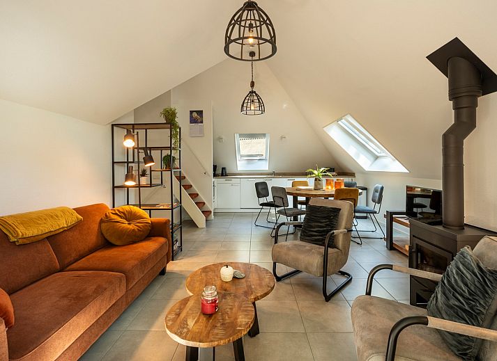 Comfortable seating area on the terrace of Holiday home Sprielderbosch 5 De Bosuil in Putten, Veluwe.