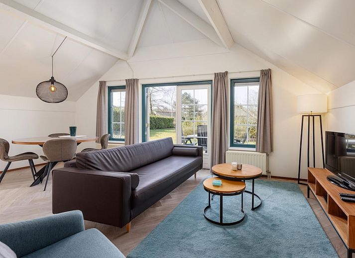 Veluwse Hoevewoning 4 in Putten, Veluwe, Gelderland. Charming bungalow with thatched roof, terrace and green garden in natural surroundings.