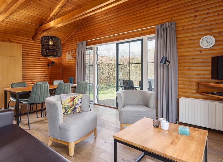 Blockhaus 6 Bungalow in Putten, Veluwe, Gelderland, umgeben von Natur und Ruhe, ideal fuer einen erholsamen Urlaub.